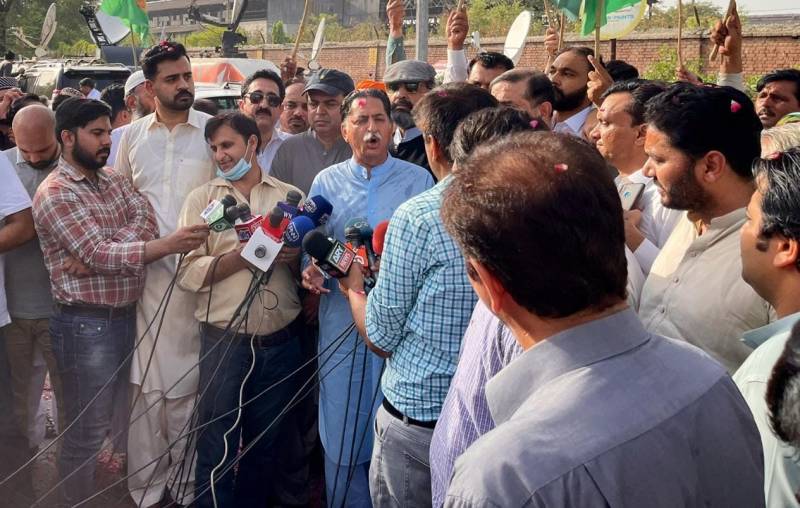 مسلم لیگ (ن) کے رہنماءجاوید لطیف کو رہا کر دیا گیا