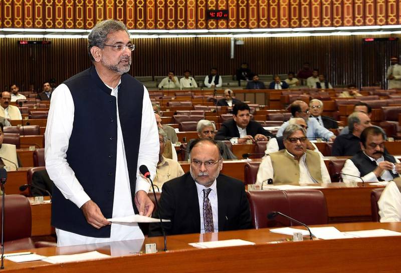 حکومت کہتی ہے ریکارڈ فصل ہوئی لیکن گندم چینی باہر سے منگوا رہے ہیں، عباسی
