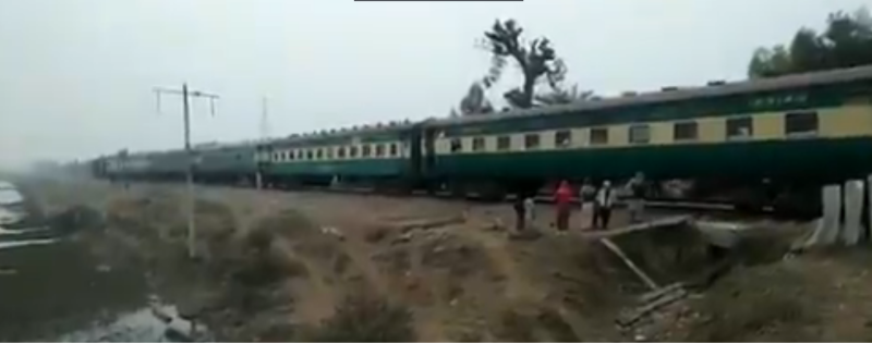 ایک اور ٹرین حادثہ،رحمان بابا ایکسپریس ٹینکر سے ٹکراگئی
