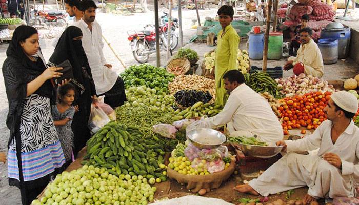 لاہور، سرکاری نرخ سے سستی سبزی بیچنے پر دکاندار گرفتار