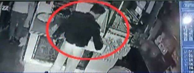 دودھ کی دکان سے رقم چرانے والے چاروں اہلکار معطل کردیئے گئے 