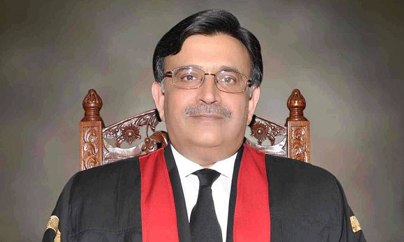 سرکاری نوکری میں کوئی فائدہ نہیں : جسٹس عمر عطا بندیال 