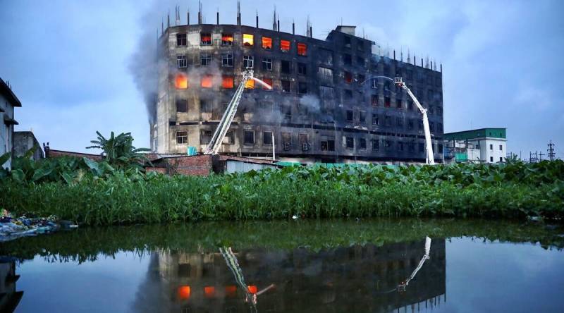 بنگلہ دیش میں فوڈ فیکٹری میں آگ لگنے سے کم از کم 52 افراد ہلاک