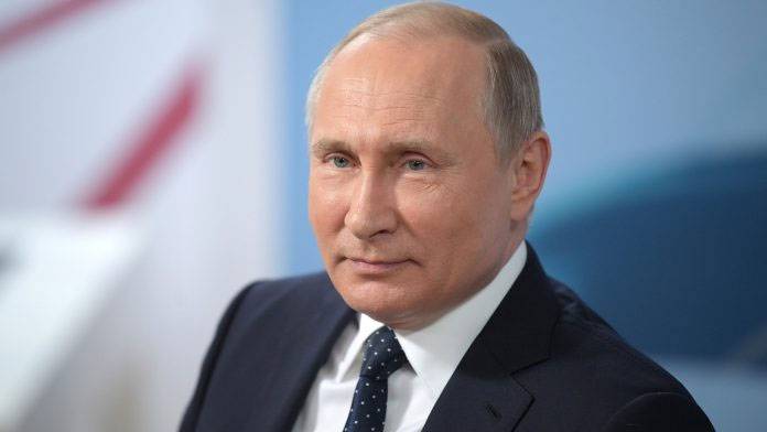  ملک میں ہم جنس پرستوں کی شادیوں کو قانونی حیثیت نہیں دے سکتے، روسی صدر