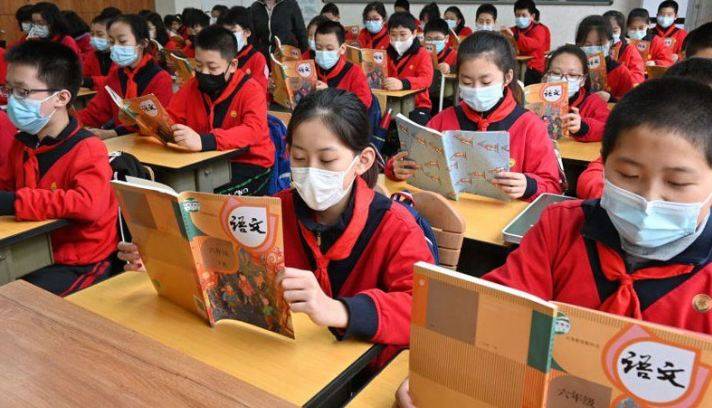 پورے خاندان کی ویکسی نیشن کے بعد بچوں کو سکول میں جانے کی اجازت ہوگی ، چینی حکام 
