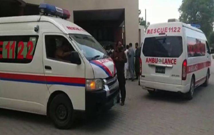کوہاٹ: مسافر کوچ اور ٹرک میں تصادم ، 6 افراد جاں بحق