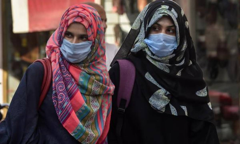 کراچی میں بھارتی کورونا پھیل گیا، ہسپتالوں میں جگہ ختم، ماہرین کا ایمرجنسی لگانے کا مطالبہ