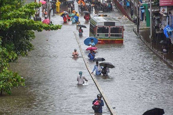 بھارتی شہر ممبئی میں شدید بارشوں نے تباہی مچادی ، ہلاکتیں 42 ہوگئیں 