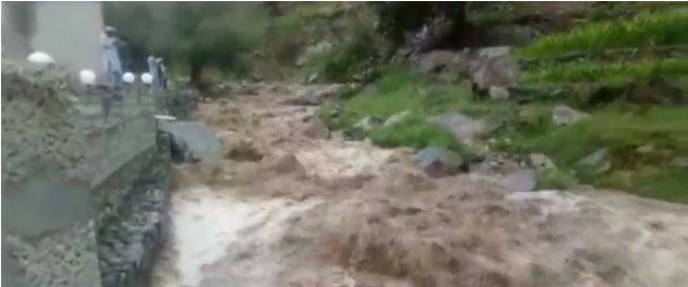 پشاور میں حالیہ بارشوں اور سیلاب سے 13 افراد زندگی کی بازی ہار گئے 