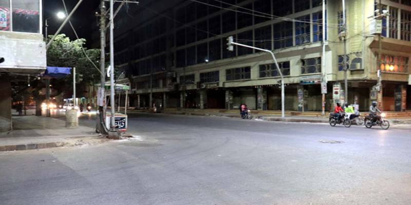 کورونا کے پھیلاؤ میں تیزی، سندھ میں کاروباری مراکز آج سے شام 6 بجے بند 