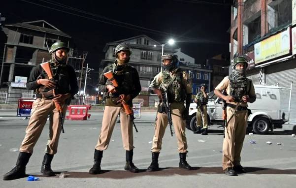 مقبوضہ کشمیر میں بھارتی فوج کی بربریت کا سلسلہ جاری، 3 کشمیری نوجوان شہید