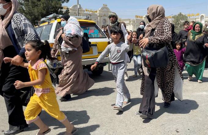 افغان مہاجرین کی بڑی تعداد میں پاکستان آمد متوقع، تیاریاں مکمل