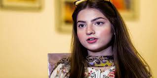 دنانیرمبین بھی عائشہ بیگ کے ساتھ ناروا سلوک پر بول پڑیں 