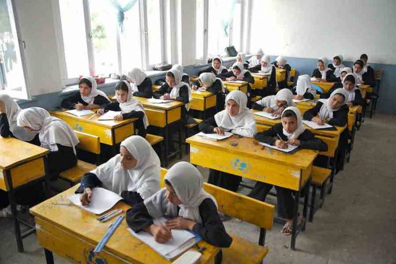 طالبان نے ملک بھر میں تعلیمی ادارے کھولنے کا عندیہ دے دیا