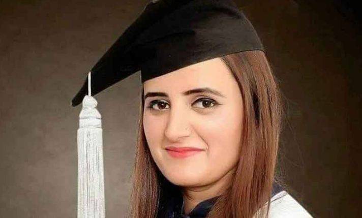 پاکستان ائیر فورس کی فلائٹ لیفٹیننٹ ڈاکٹر ماہ نور فرزند کورونا وائرس کے باعث انتقال کرگئیں 