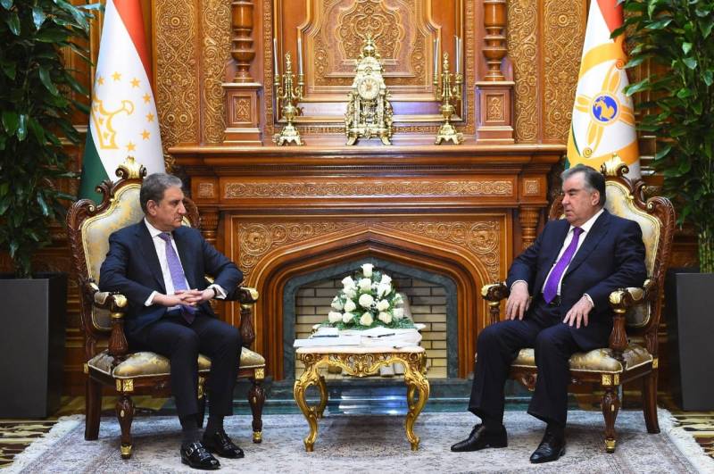 Foreign Minister meets with Tajik President, discusses important issues including situation in the region