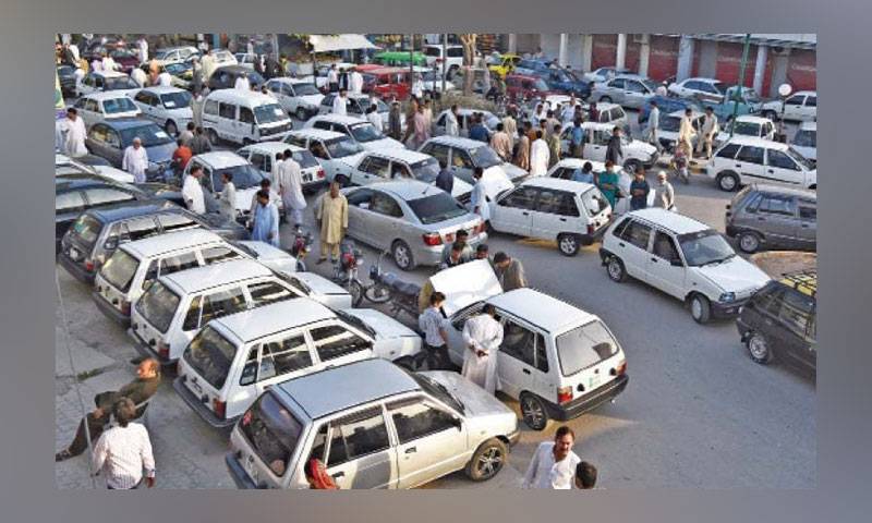 Mayo Hospital turned into parking stand, contractors start driving vendors, doctors worried