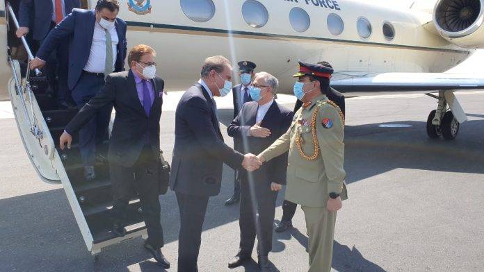 وزیر خارجہ شاہ محمود قریشی ایران پہنچ گئے