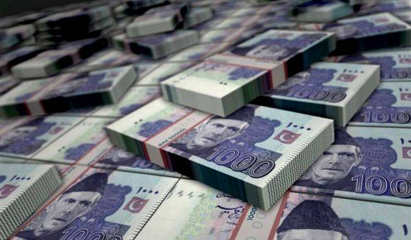 Unique incident of theft in Lahore, The policeman took a large sum of money for recovery
