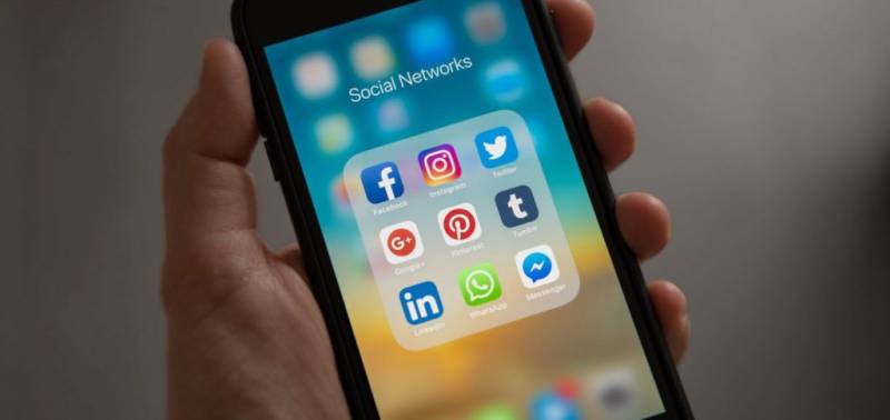 Government employees will no longer be able to use social media, banned