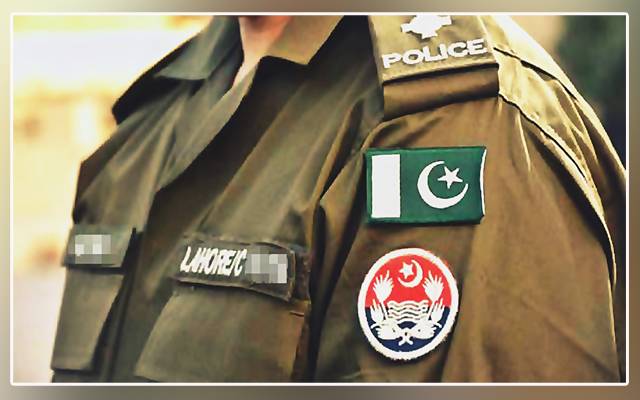 Lahore, Manga Mandi, two police personnel, martyred, armed men, robbery