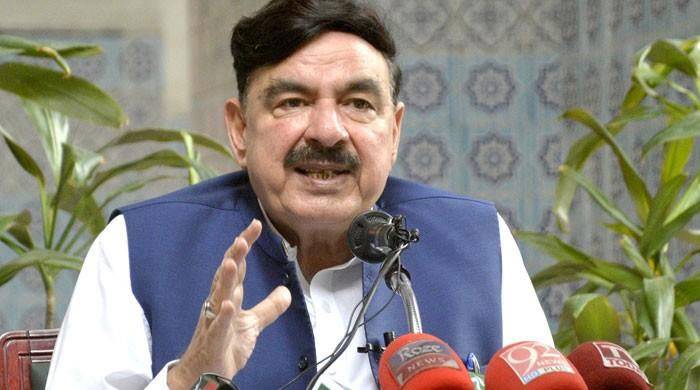 Interior Minister Sheikh Rasheed considers retirement from politics