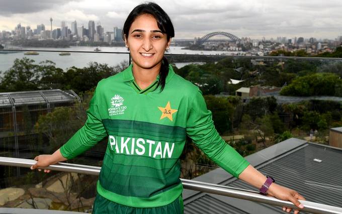 پاکستان ویمنز کرکٹ ٹیم کی کپتان بسمہ معروف بیٹی کی ماں بن گئیں