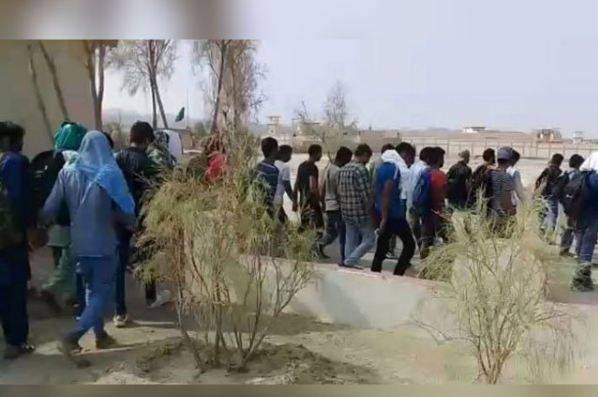 ایران کی ڈی پورٹ پالیسی ، 37 افراد اور 2 لاشیں پاکستان کے حوالے 