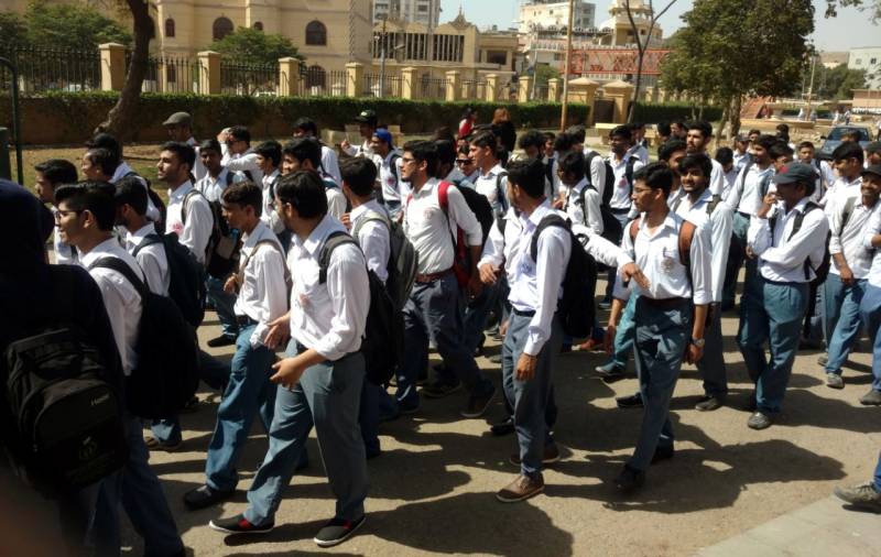 سندھ میں کالج داخلے، امتحانات اور پریکٹیکلز کورونا ویکسی نیشن سے مشروط، نوٹیفکیشن جاری