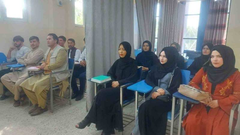 طالبان نے مخلوط طریقہ تعلیم کو ختم کرنے کا فیصلہ کر لیا