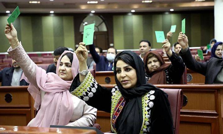 افغانستان سے 7 سابق خواتین اراکین اسمبلی ملک چھوڑ گئیں 