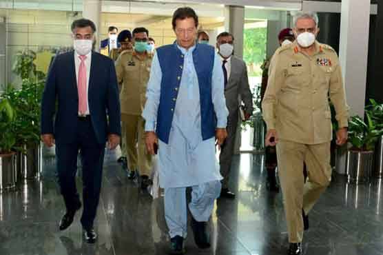 وزیر اعظم عمران خان کا وزرائے اعلیٰ، وفاقی وزرا کیساتھ آئی ایس آئی ہیڈ کوارٹر کا دورہ 