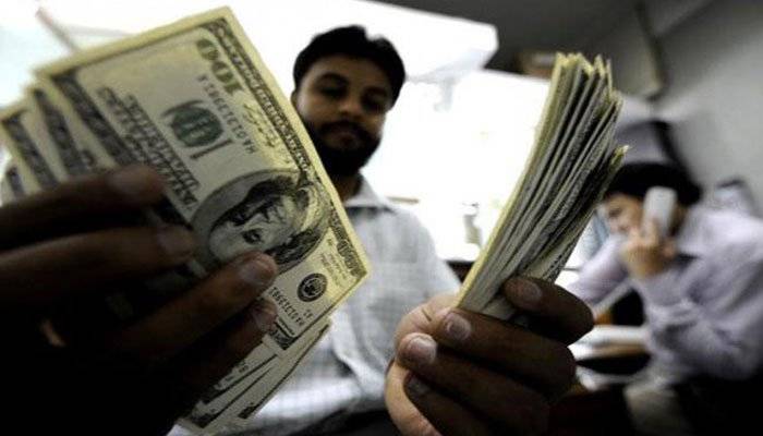 ڈالر 169 روپے 60 پیسے ہو گیا، سٹاک مارکیٹ میں مندی ریکارڈ