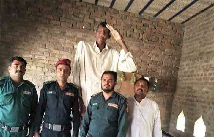 پاکستان کے طویل القامت شخص کا انتقال ہو گیا