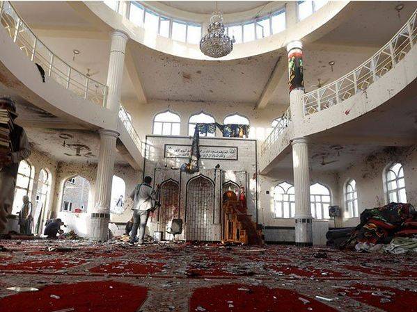 قندوز میں نماز جمعہ کے دوران خود کش حملہ ،55 افراد جاں بحق,150 زخمی