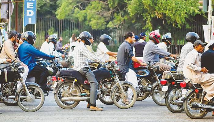 موٹر سائیکل سواروں کی شامت آگئی ،اب کوئی نہیں بچے گا !
