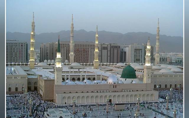Friday prayers, Masjid-al-Haram, Masjid-e-Nabawi, social distance