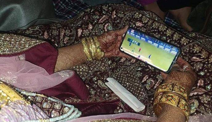 دلہن نکاح سے قبل پاک بھارت میچ دیکھتی رہی 