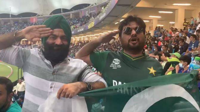 دبئی سٹیڈیم میں سکھ تماشائی کا پاکستانی پرچم کو سلیوٹ