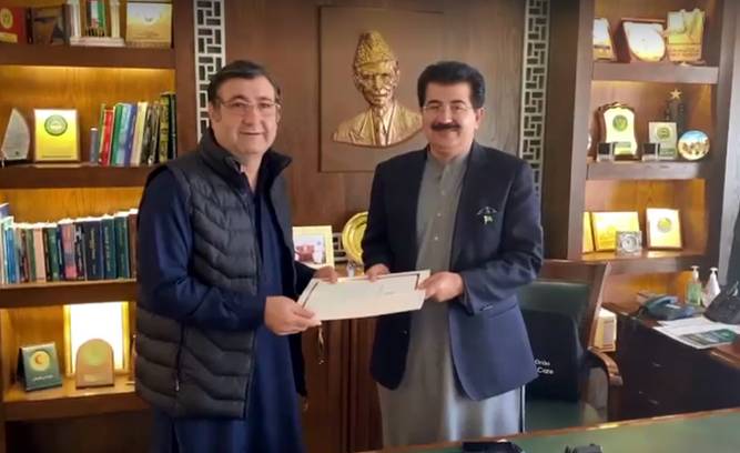 ایوب آفریدی کا استعفیٰ منظور، شوکت ترین کو سینیٹر بنانے کی راہ ہموار ہو گئی