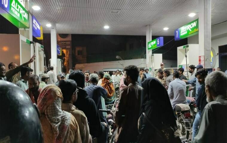 Petrol Crisis in Pakistan,Shell,PSO,Pakistan Petrol Pump