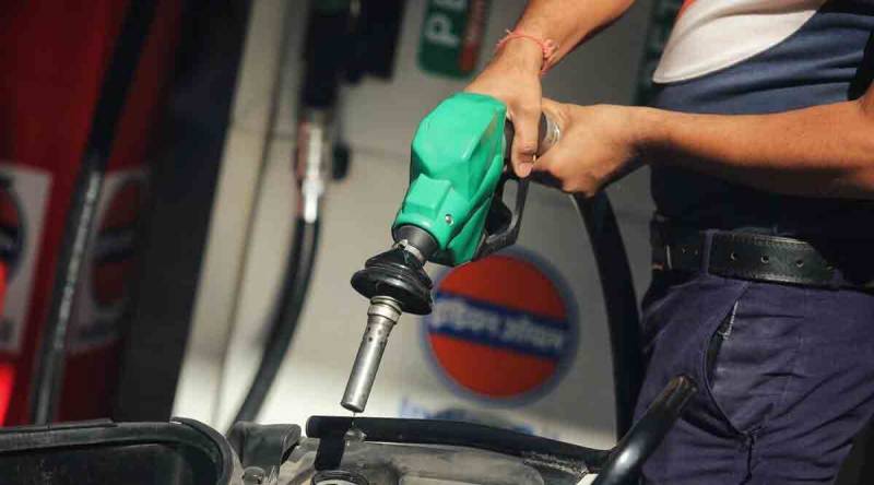 حکومت کا پیٹرولیم مصنوعات کی قیمتیں برقرار رکھنے کا فیصلہ