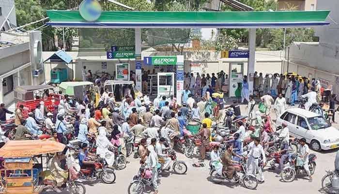Petrol Crisis in Pakistan,Shell,PSO,Pakistan Petrol Pump