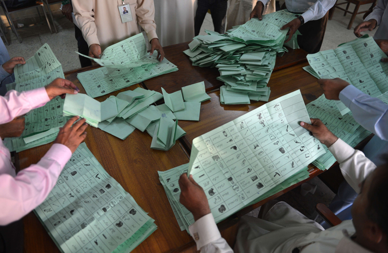 این اے 133 : پولنگ کا وقت ختم، ووٹوں کی گنتی شروع
