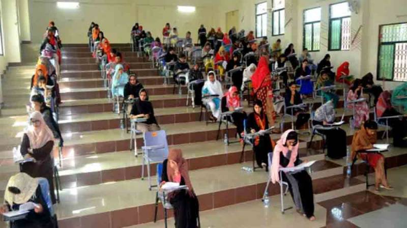 میڈیکل کالجز 65 فیصد سے کم نمبر والوں کو داخلہ نہ دیں، پی ایم سی