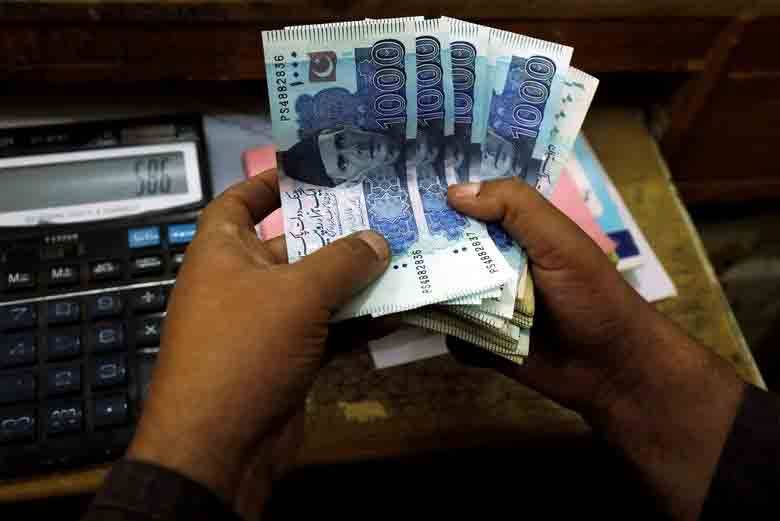 حکومت کا سرکاری ملازمین کو تنخواہ ایڈوانس میں دینے کا فیصلہ