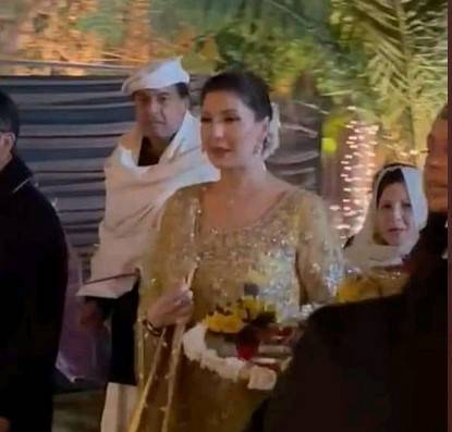مریم نوازگانا گاتے ہوئے بیٹے کے سسرال پہنچ گئیں 