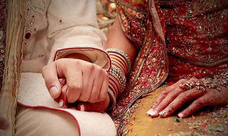 ملتان میں 6 بہنوں کی 6 بھائیوں سے پسند کی اجتماعی شادی