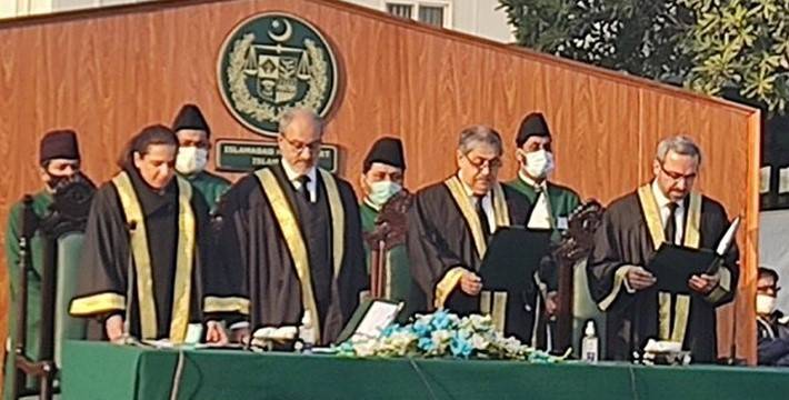 اسلام آباد ہائی کورٹ میں 3 نئے ایڈیشنل ججز کی تقریب حلف برداری 