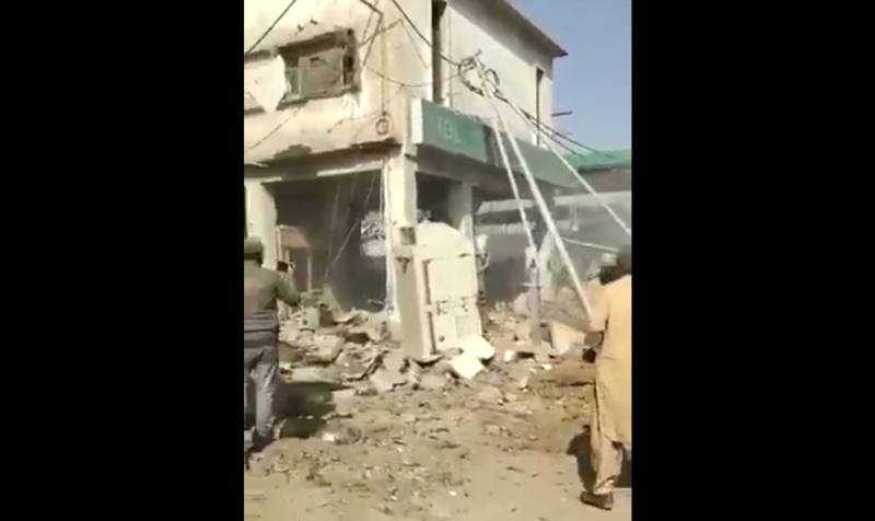 کراچی دھماکہ، پی ٹی آئی رہنماءعالمگیر خان کے والد سمیت 16 افراد جاں بحق